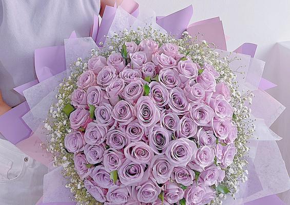 紫色康乃馨花束16朵的含义是什么？