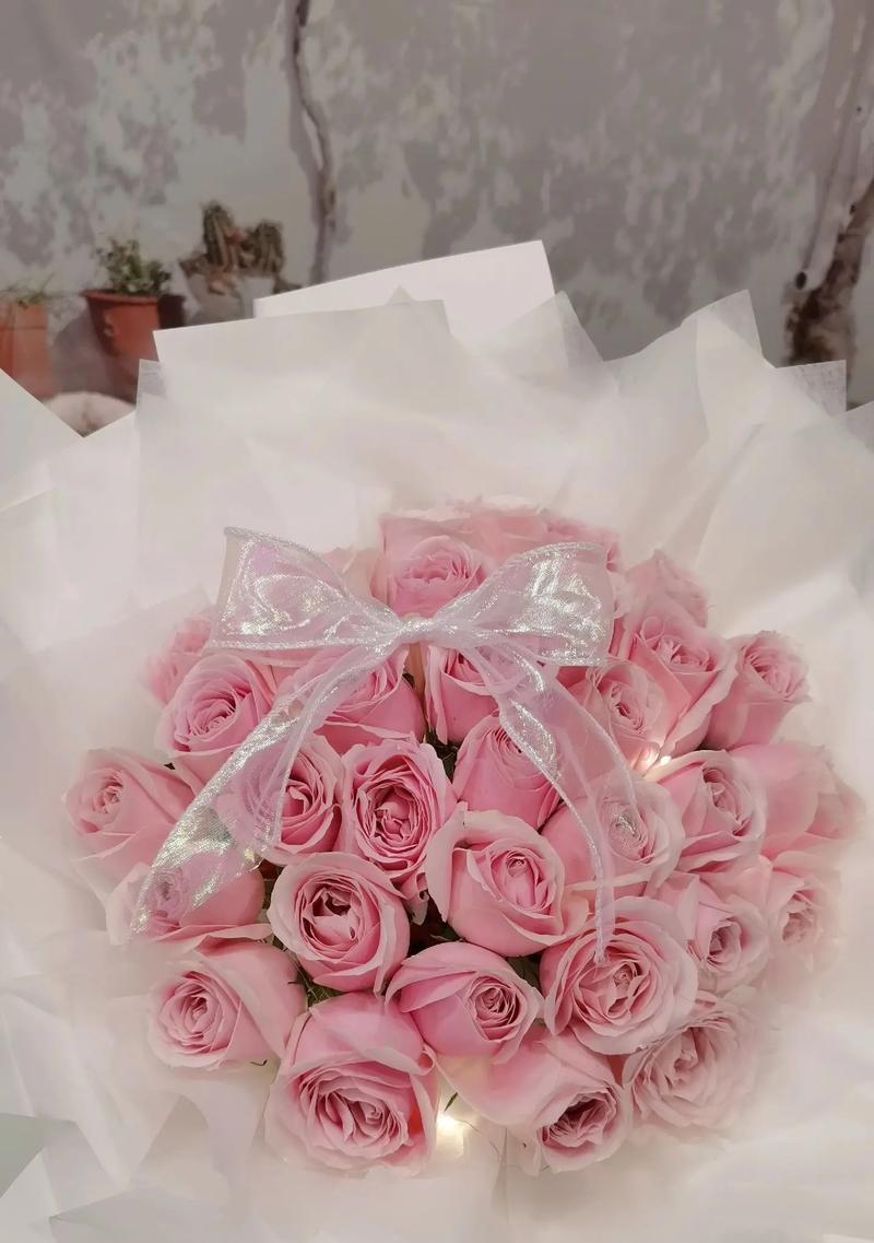车内牵手时送玫瑰花有何含义？