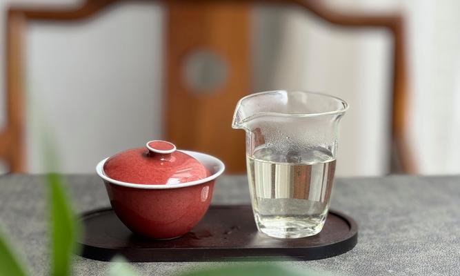 君子兰是否需要茶叶水浇灌？如何正确使用茶叶水？