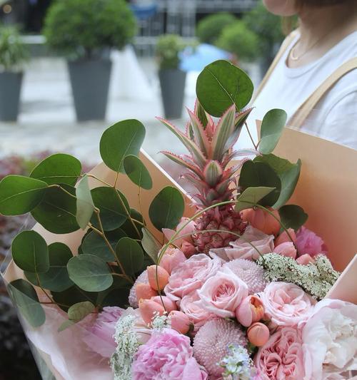 菠萝花束的花语代表了什么？它有哪些特别的含义？