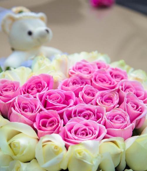 玫瑰花变成口红的象征意义是什么？口红中的玫瑰花语是什么？