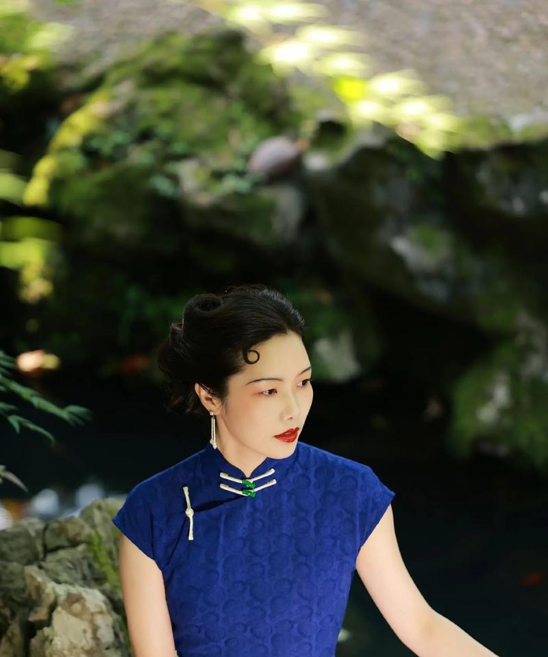 浅蓝色旗袍的花语代表什么？