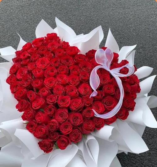 送红玫瑰花的寓意是什么？它代表了什么情感？